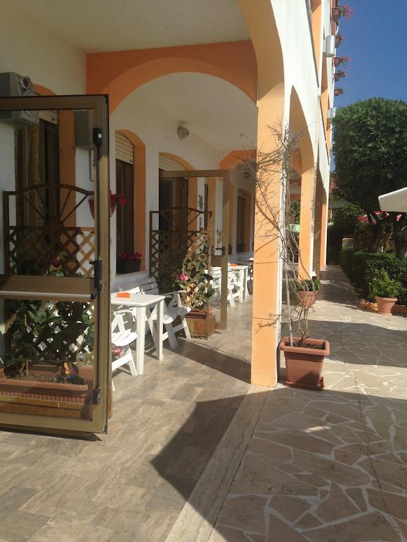 Baby Gigli Hotel Numana Exterior photo
